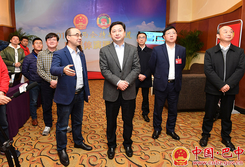 罗增斌看望我市参加省两会报道的新闻工作者